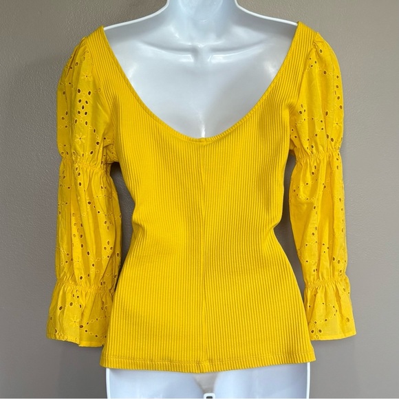 Who What Wear Yellow Eyelet Sleeve Blouse Womens Size Medium NWT - Picture 2 of 8